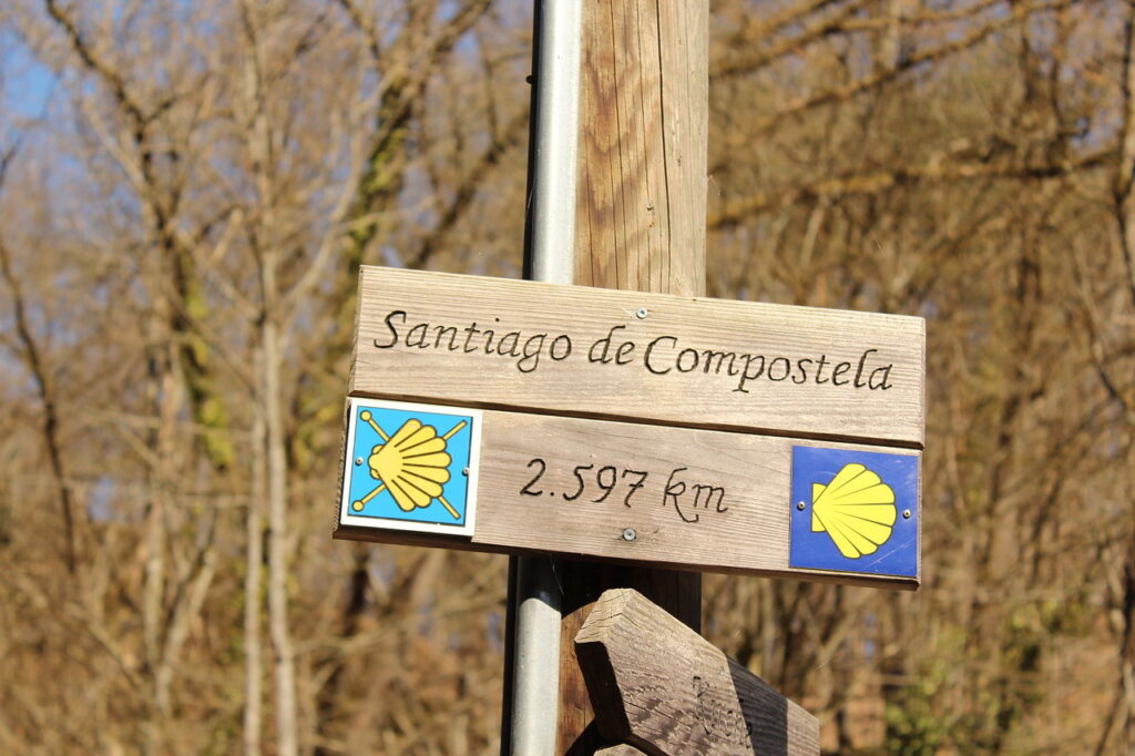 Cammino di Santiago de Compostela Foto di Andre_Grunden da Pixabay