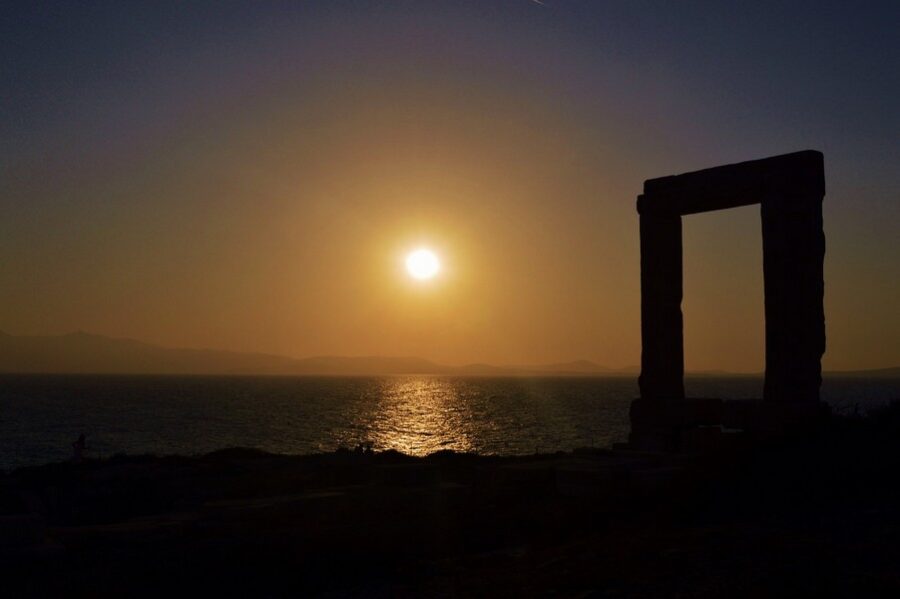 Matrimonio sulla spiaggia Naxos La Portara Foto di WeeFee_Photography da Pixabay