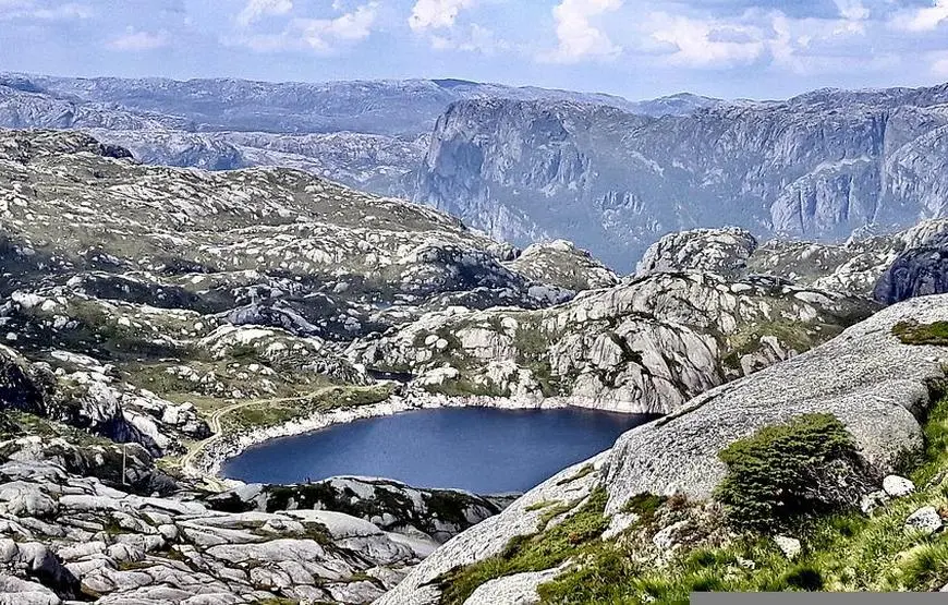 lysefjord-lago-panorama-montagne