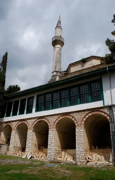moschea-aslan-pascia-di-Jean-Housen-Opera propria-commons.wikimedia.org